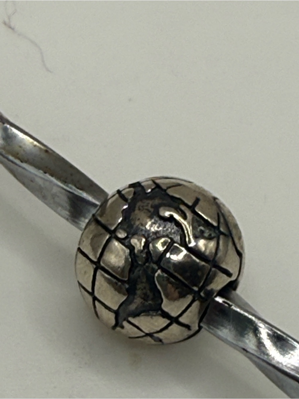 Pandora World Globe Safety Clip